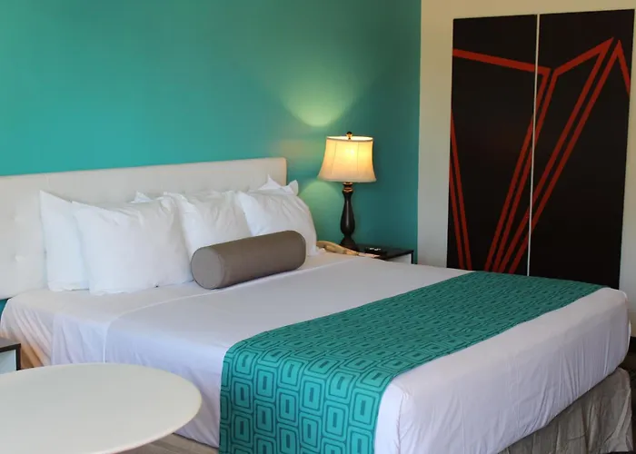 Howard Johnson By Wyndham San Diego Hotel Circle