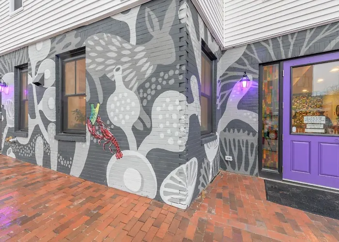 Black Elephant Hostel Portland