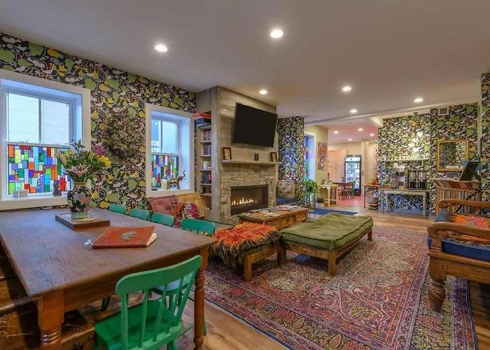 Black Elephant Hostel Portland