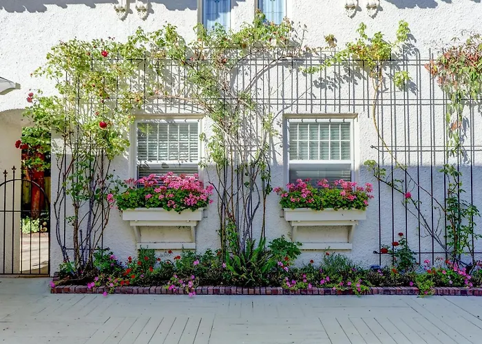 The Portland White House Bed & Breakfast