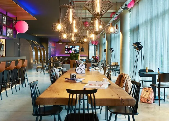 Moxy Paris Charles De Gaulle Airport Hotel Roissy-en-France